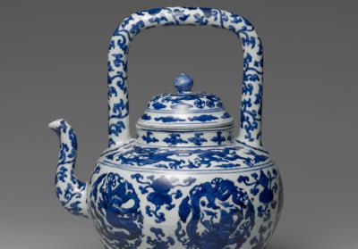 图片[2]-Teapot with decoration of clouds and dragons in underglaze blue, Ming dynasty, Longqing reign (1567-1572)-China Archive